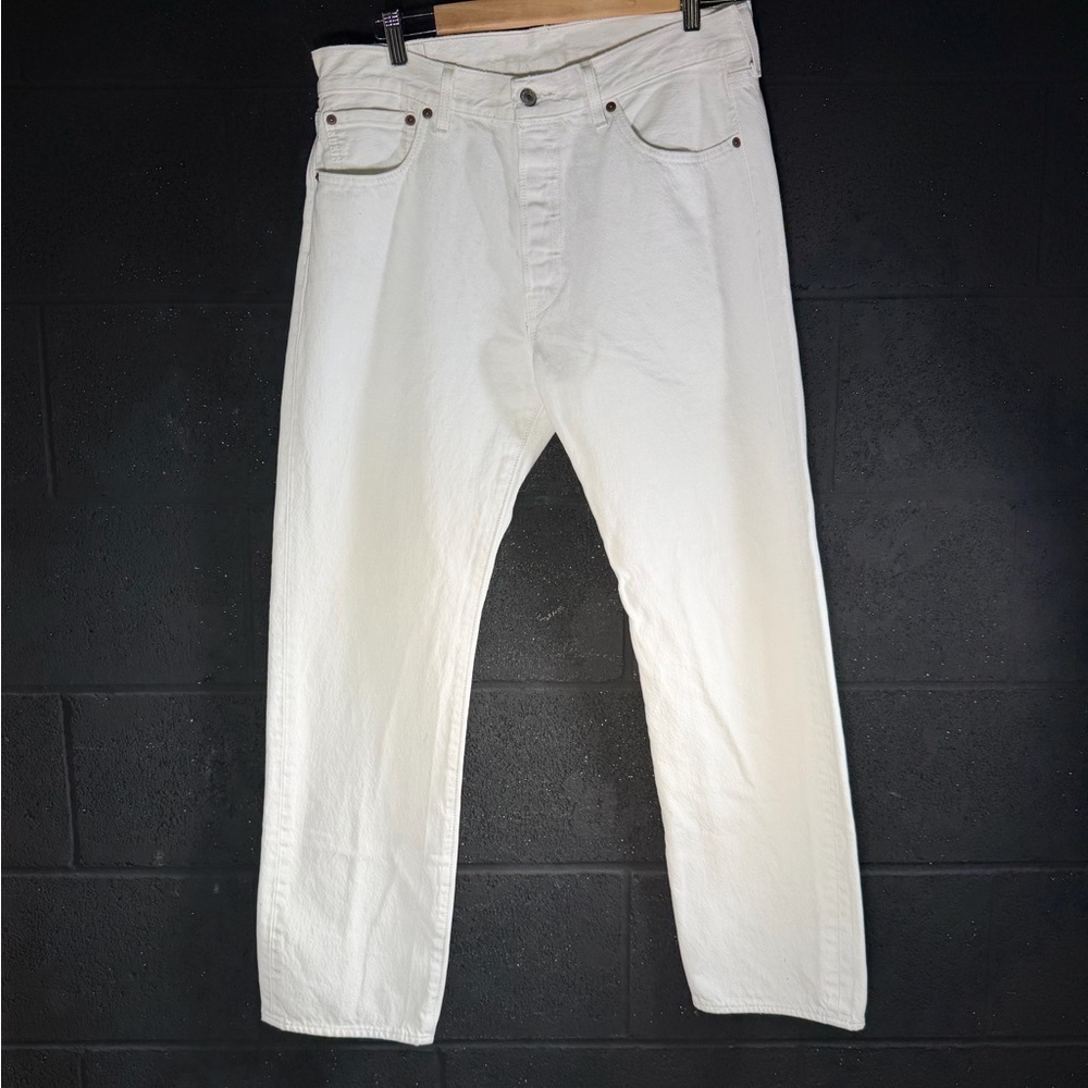 Levi's Men's White Straight Jeans - Picture 2 of 16